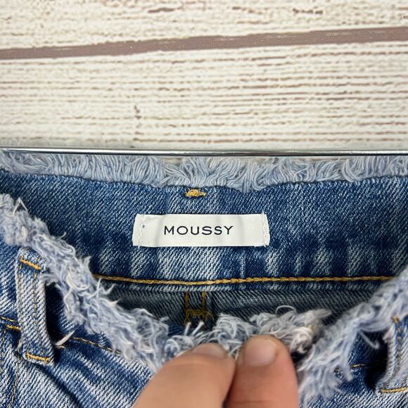 Moussy Women's High Waisted Frayed Hem Cut Off Summer Jean Shorts Size 2 - Picture 3 of 6